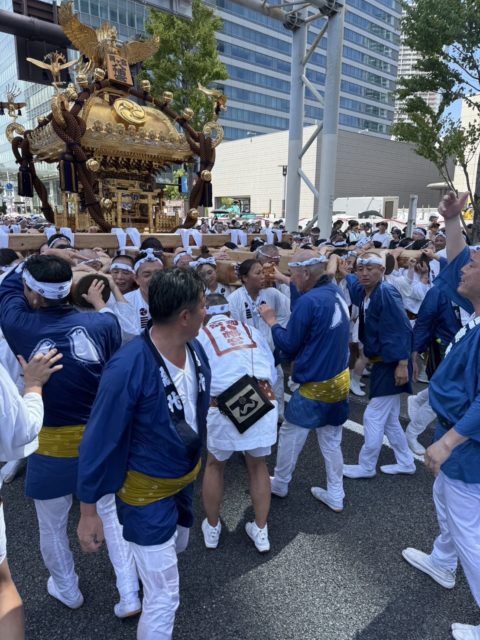 二の宮神輿の様子